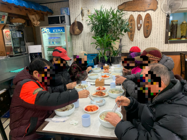 생연2동 생연칼국수, 저소득층에 무료 점심식사 대접 봉사 실시