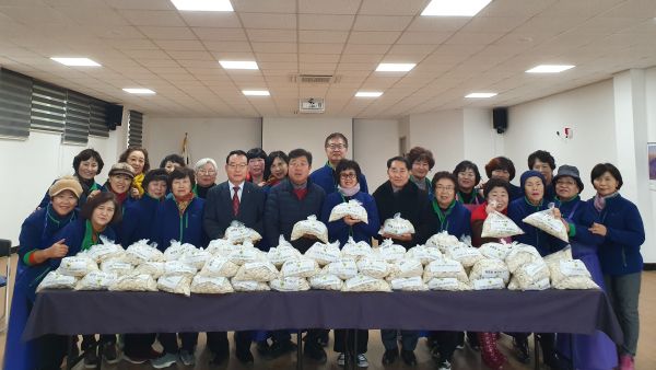 모가면 남 ? 여 새마을협의회, 설맞이 떡국떡 나눔행사 실시