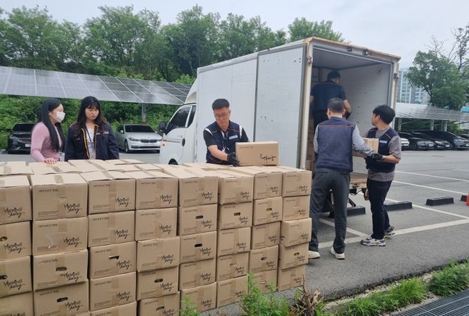 후원 물품 전달식