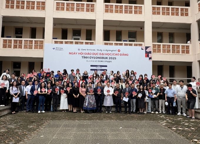 해외 인재 유치 위해 상담 및 홍보부스 운영