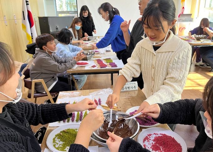 안양시자원봉사센터 가족봉사단 아이생각팀, 빵·쿠키 나눔 연합봉사