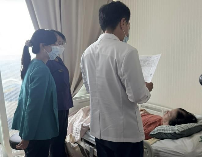 찾아가는 경기도 화성시 돌봄의료센터 관계자들이 찾아가는 자살예방 서비스를 제공하고 있다