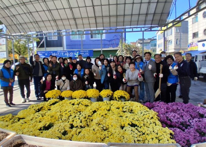 고양시 대화동 통장협의회, 가을맞이 국화 식재