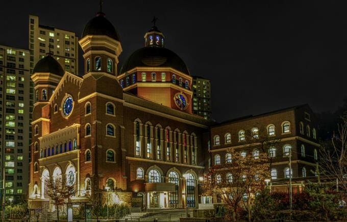 2021 수원디자인대상 수상작인 광교1동성당.