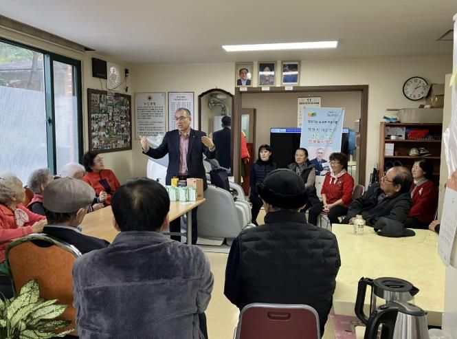 '책 한 끼, 마음 한 끼 - 연천 어르신 행복독서학교' 성공적 첫걸음, 웃음꽃 피어나는 배움의 장 열어