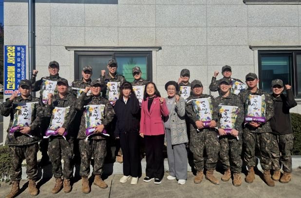 육군 제9158부대와 7136 다련장 사격대 소속 벧엘교회, 여주시 대신면 장기요양기관 2곳에 사랑의 쌀 기부