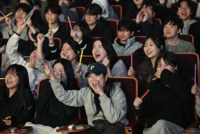 의왕 고3 청소년 힐링콘서트 <#OFF DAY>, 성공적 개최