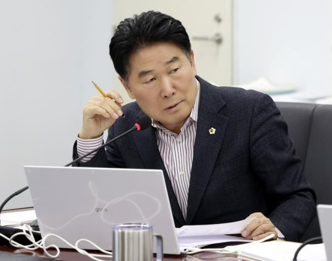 성남시의회 강상태 의원, 도로 외 녹지 설치 현수막 게시대 도로점용료 부과, 성남시 부당징수 논란