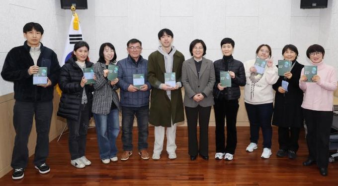 안성시 박두진문학관, '생각하는 즐거움' 출판기념회 개최