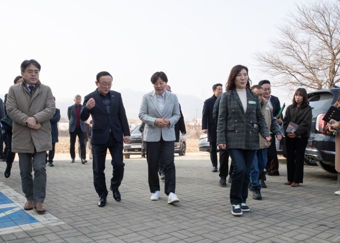 연천군, 농식품부 장관에 ‘DMZ 헴프 산업화 위한 노지 스마트농업 육성지구 지정’ 건의