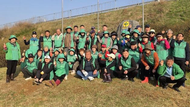 용문면 새마을회 꽃 심기 봉사활동